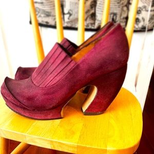 FLUEVOG PUMPS